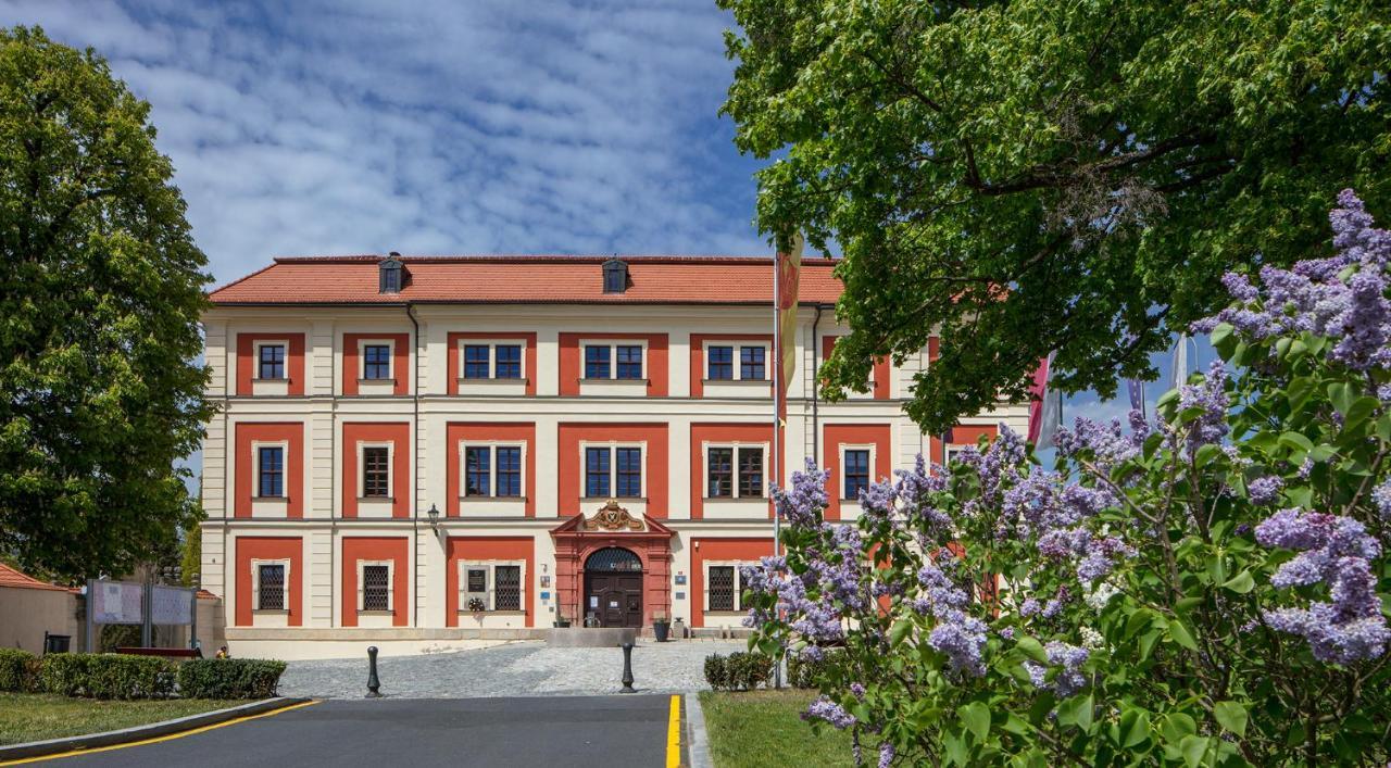 Apartmany Myslivna Ostrov  Dış mekan fotoğraf